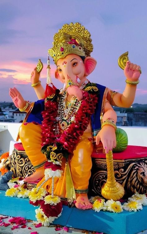 Ganesh Pic, Ganpati Photo Hd, New Instagram Logo, Good Morning Posters, Prabhas Actor, Ganpati Bappa Photo, Shri Ganesh Images, Ganesh Utsav, Happy Ganesh Chaturthi Images