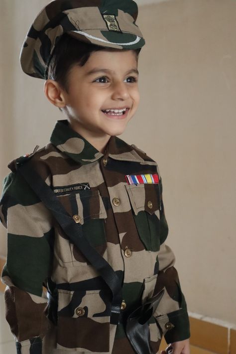 Fancy Dress Competition Ideas, Us Army Uniforms, Fancy Dress Competition, Army Dress, Kids Uniforms, Pakistan Army, African Print Dress Designs, Army Uniform, African Print Dress