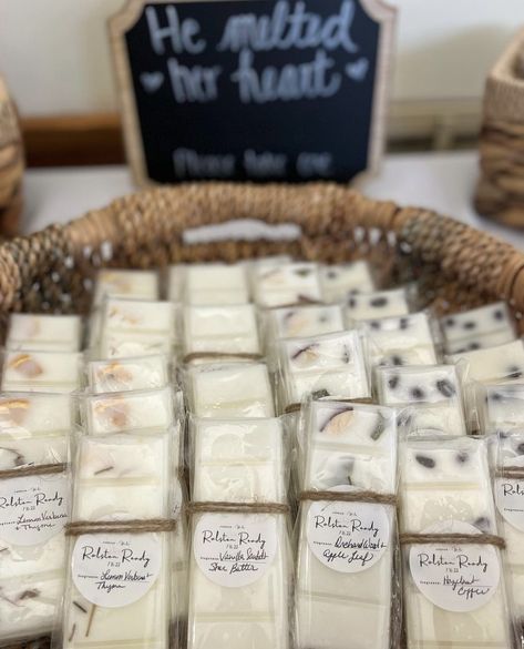 Wax Melt Wedding Favours Ideas, Wedding Wax Melts, Wax Melts Wedding Favors, Wax Melt Wedding Favours, Table Favors, Candle Ideas, Personalized Candle, Wedding Candle, Candle Favors