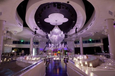 Tropicana Las Vegas- Travel with Half Crazy Mama | Half Crazy Mama Las Vegas Wedding Decor, Nevada Wedding Venues, Las Vegas Wedding Reception, Vegas Wedding Reception, Las Vegas Cheap, Tropicana Las Vegas, Vegas Wedding Venue, Las Vegas Wedding Venue, Las Vegas Wedding Chapel