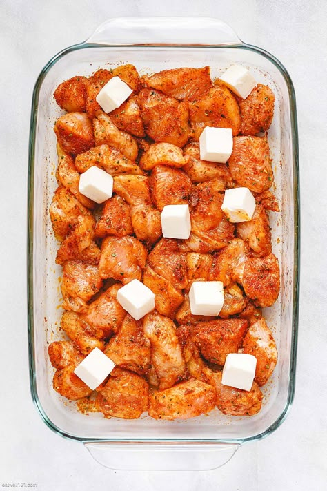 Chicken Breast Recipes Blackstone, Easy Chicken Bites Recipes, Oven Baked Chicken Bites, Chicken Bites Oven, Baked Chicken Bites, Chicken Bites Recipe, Baked Chicken Recipes Oven, Chicken Bites Recipes, Easy Oven Baked Chicken