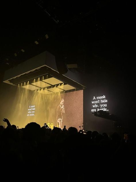 Kendrick Lamar Concert Aesthetic, Kendrick Lamar Girl Aesthetic, Kendrick Concert, Kendrick Lamar Tour, Kendrick Lamar Concert, Kendrick Lamar Aesthetic, K Dot, Aesthetic Concert, Vinyl Aesthetic