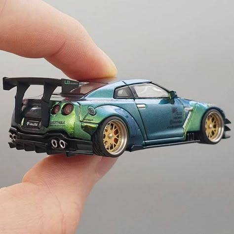 Hot Wheels Cars Toys, Hot Wheels Garage, Model Cars Collection, Cool Car Drawings, Best Jdm Cars, Hot Wheels Toys, Miniature Cars, Custom Hot Wheels, Nissan Gtr