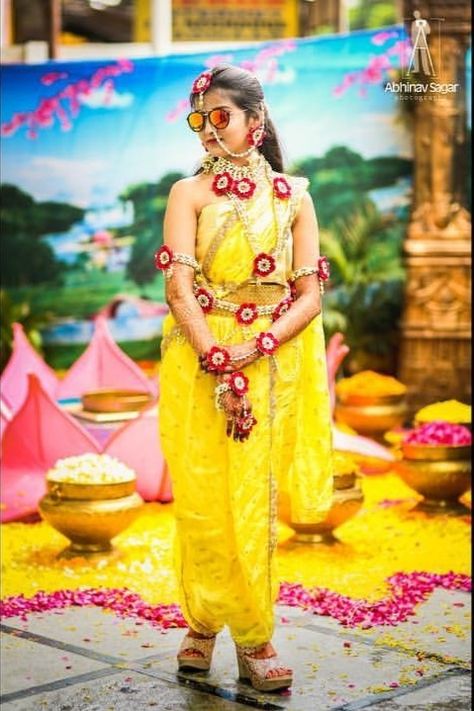 Halfsaree Function Photoshoot Poses, Mangala Snanam Stills, Dulhan Haldi Pose, Saree Ceremony Stills, Stand Up Poses, Saree Function Stills, Haldi Photoshoot Poses, Haldi Brides, Haldi Photo Shoot