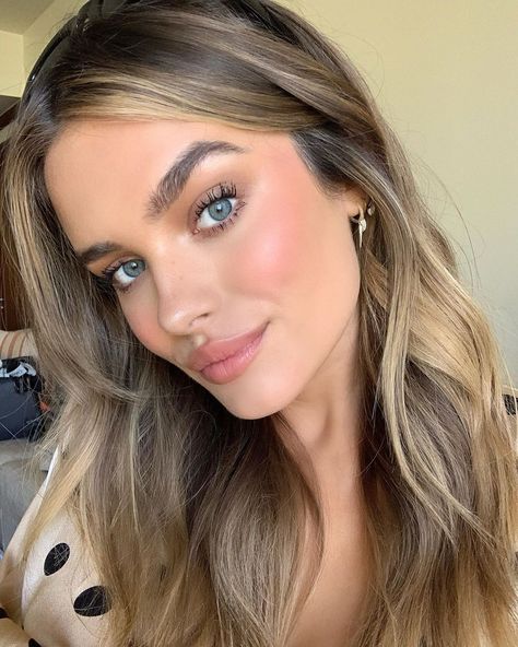 CHLOE LLOYD on Instagram: “Hiya m8” Chloe Lloyd, Hair Inspo Color, Burn Calories, Hair Inspo, Sports Women, Things That, Chloe, Long Hair Styles, Hair Styles