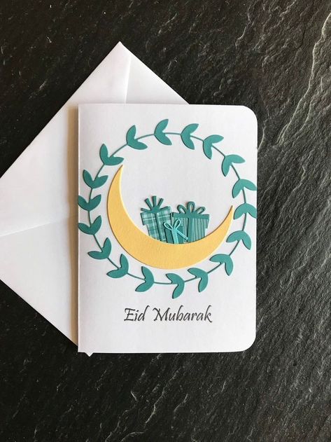 Raya Card, Diy Eid Cards, Eid Mubarek, Quran Covers, Eid Images, Eid Decorations, Eid Greeting Cards, Wreath Inside, Ramadan Cards