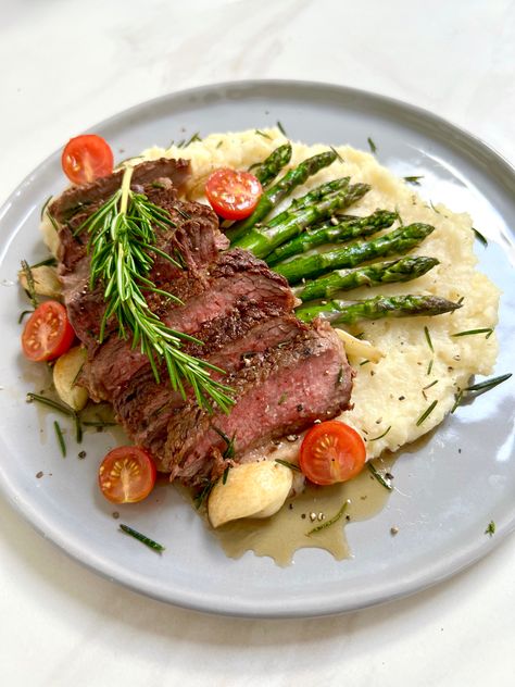 There’s no better gift than a ribeye steak made with love 🥩 Ingredients: - Ribeye bone it 1.5- 2 lb - Garlic - Rosemary - Ghee - Salt Sides: Mashed potato & asparagus Instructions: 1. Bring your steak to room temp 2. Pat your steak dry with a paper towel 3. Generously coat with kosher salt. (Don’t be shy, you won’t over salt with a big steak) Let it sit fo Steak With Mashed Potatoes, Steak Mashed Potatoes, Potato Asparagus, Steak And Mashed Potatoes, Potatoes Asparagus, Big Steak, Food Background Wallpapers, Grilled Ribeye Steak, Food Collage