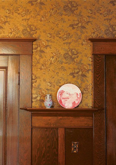 Dining Room Craftsman, Craftsman Wallpaper, Wallpaper Dining Room, 1920s Wallpaper, Wallpaper Dining, Craftsman Interiors, Famous Wallpaper, Arts And Crafts Interior Design, Arts And Crafts Wallpaper