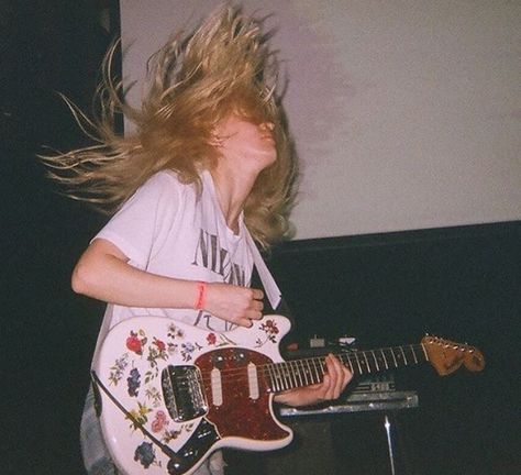 ϟpin: @kayliwagner // insta: @kaylireighann // The Wind, Projector, Electric Guitar, Blonde Hair, A Woman, Guitar, Blonde, Screen, Music