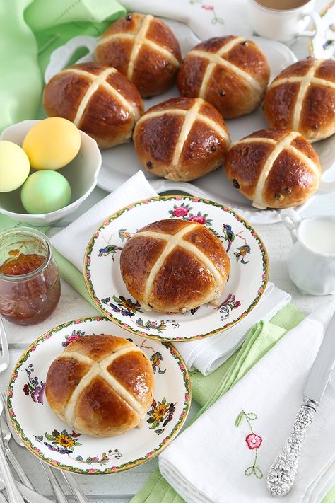 Hot Cross Buns - Sprinkle Bakes Yeast Dough Recipe, Cross Buns Recipe, Hot Cross Buns Recipe, Perfect Bun, Baked Rolls, Hot Cross Buns, Cross Buns, Bun Recipe, Apricot Jam