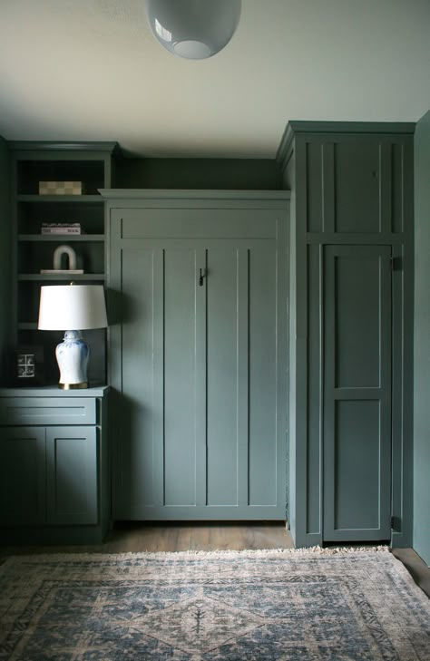 Green painted built-ins in a small bedroom/office. Versatile space that works for an office and guest room. Murphy Bed With Storage, Storage Bed With Drawers, Murphy Bed Office, Horizontal Murphy Bed, Murphy Bed Desk, Murphy Wall Beds, Back Room, Murphy Bed Diy, Woodwork Projects