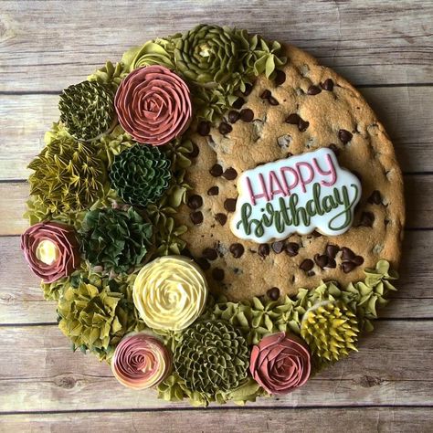 Succulent Cookie Cake, Cookie Cake Decorating Ideas, Cookie Crafts, Cookie Pies, Message Cookies, Brownie Mix Recipes, Giant Cookies, Chocolate Chip Cookie Pie, Elegant Cookies