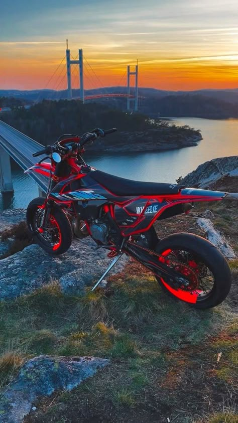 Ktm Dirt Bikes Wallpaper, Supermoto Wallpaper, Moto Cross Ktm, Cross Motor, Supermoto Bikes, Cross Motorcycle, Custom Dirt Bike, Ktm Dirt Bikes, Ktm Supermoto