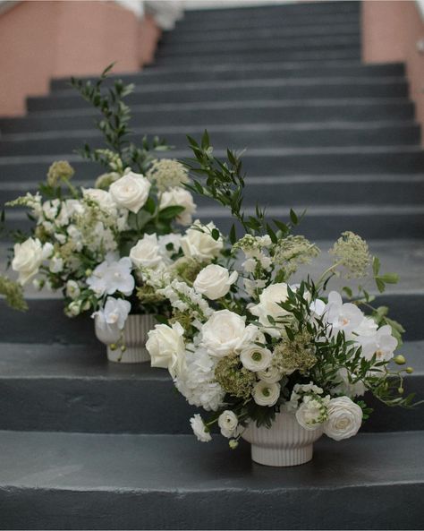 Greenery Wedding Florals, White Florals For Wedding, Anemone Floral Arrangements, Green And White Wedding Florals, White And Green Hydrangea Wedding, Minimalist Wedding Flowers, Green And White Winter Wedding, Bridal Bouquet White Hydrangea Green, White Wedding Hydrangea Plant