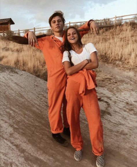 Teenage Group, Couple Halloween Costumes Relationship Goals, Halloween Costumes Group, Teenage Halloween Costumes, Clueless Costume, Carnaval Outfit, Cute Couples Costumes, Costumes For Couples, Halloween Costumes To Make