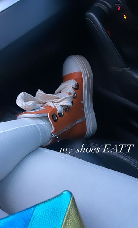 Chunky Lace Shoes, Baddie Shoes, Pretty Sneakers, Trendy Shoes Sneakers, Pretty Shoes Sneakers, Shoes Outfit Fashion, Cute Nike Shoes, Cute Sneakers, Fresh Shoes