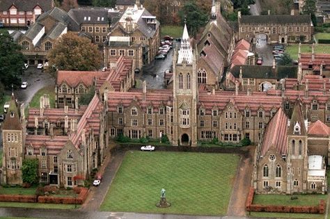 Charterhouse School, Vampire School, Vampire Academy Books, Trying For A Baby, Vampire Academy Movie, Movies 2014, Been There Done That, School Rules, Vampire Academy