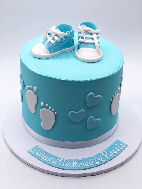 Tort Baby Shower Boy, Uşaq Tortları, Its A Boy Cake, Gateau Baby Shower Garcon, Blue Baby Shower Cake, Baby Cake Design, Cake Serving Chart, Christening Cake Boy, Baby Shower Cake Designs