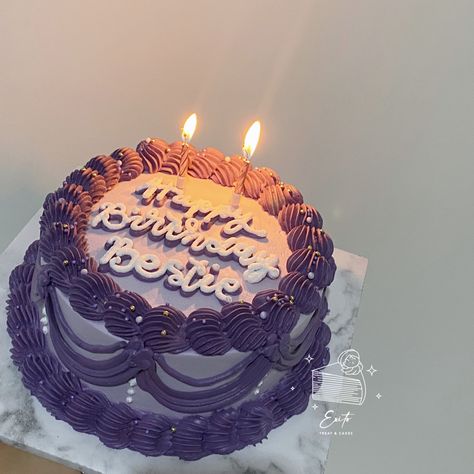 purple based vintage korean cake Vintage Korean Cake, Dark Purple Cake, Purple Cakes Birthday, Korean Cake, Purple Cakes, Aesthetic Korean, Purple Birthday, Blue Cakes, Vintage Cake