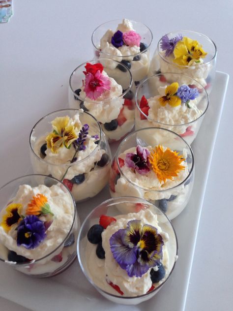 Summer Berry Eaton Mess individual Desserts for a Christmas dinner  Www.deluxecuisine.co.nz Jubilee Ideas, Eaton Mess, 21 Diner, Individual Desserts, Growing Veggies, Summer Berries, High Tea, Christmas Dinner, Meringue