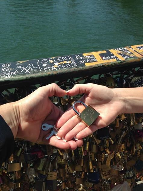 Love Bridge In Paris, Cute Couple Bucket List, Love Lock Bridge Paris Aesthetic, Paris Love Lock Bridge, Lock On Bridge, Lock Bridge Aesthetic, Paris Aesthetic Couple, Paris Love Couple, Love Locks Paris