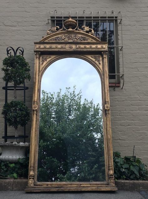 French Gilded Mirror, Old Mirror Aesthetic, Adeline Aesthetic, Unique Mirror Frame, Antique Full Length Mirror, Festival Props, Om Kalthoum, Fancy Mirror, Gothic Mirror