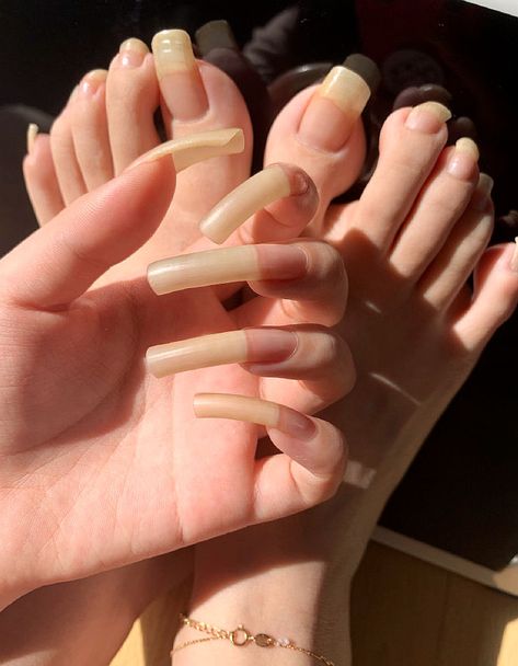 Long Fingernails Natural, T On Nails, Nails Long Natural, Natural Nails Long, Nails Curved, King Nails, Pie Grande, Long Natural Nails, New Nail Trends