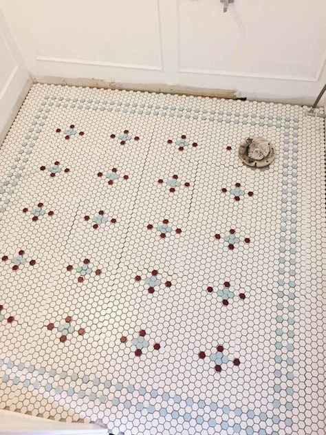 penny tile patterns with just a dab of color Penny Tiles Bathroom, Penny Tile Floors, Hex Tile, Penny Tile, Tile Inspiration, Vintage Tile, Upstairs Bathrooms, Girls Bathroom, Bathroom Redo