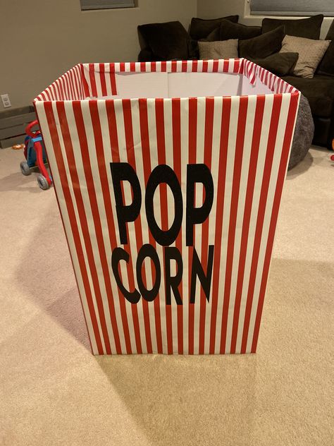 Large Popcorn Box Diy, Popcorn Balloon Arch, Hoco Float Ideas, Popcorn Box Diy, Diy Party Boxes, Park Party, Popcorn Party, Thanksgiving Treats, Luna Park