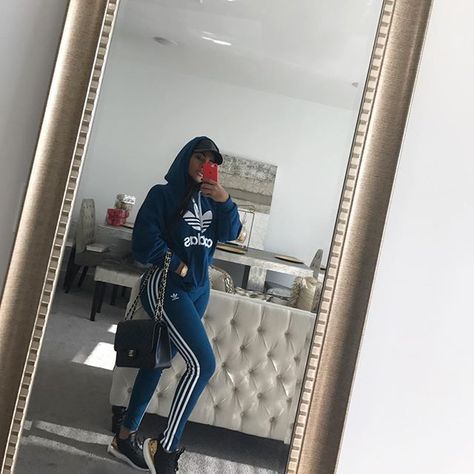 💙 Adidas Tights, Sport Wear, Tights, Mirror Selfie, Street Style, Adidas, Instagram Post, Instagram Posts, How To Wear