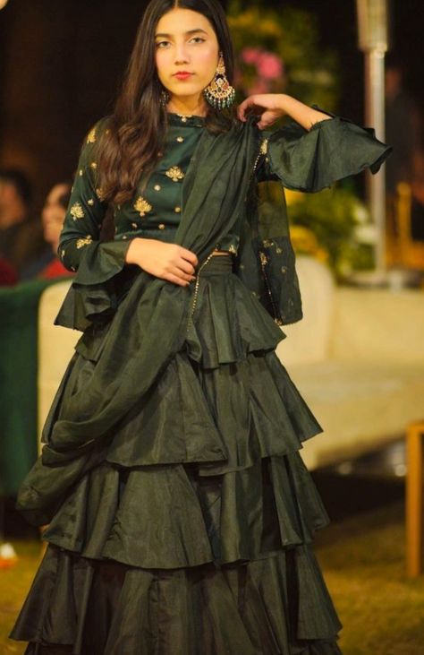 Zainab Faisal Dresses, Zainab Faisal Sistrology, Sistrology Dress Design, Sistrology Dress, Zainab Faisal, Iqra Kanwal, Faisal Sisters, Pak Actress, Shadi Dresses