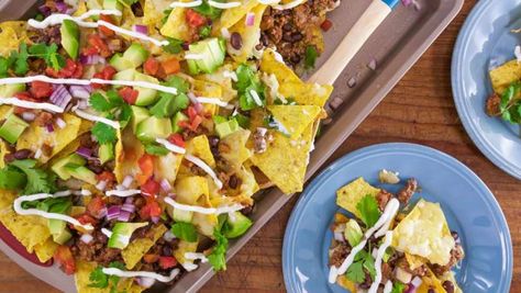 Kitchen Sink Nachos | Rachael Ray Show David Venable, Delicious Dips Recipes, Rachael Ray Recipes, Celebrity Recipes, Nachos Recipe, Cheese Topping, Turkey Dinner, Rachael Ray, Homemade Food