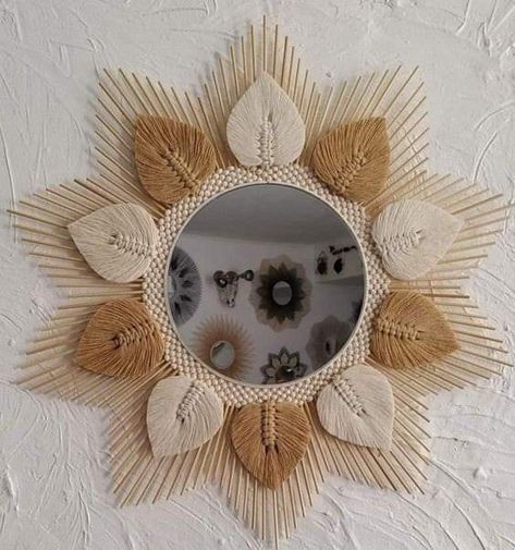 Wall Hanging Design, Wall Hanging Decorations, Mirror Wall Hanging, Pola Macrame, Macrame Flower, Macrame Mirror, Wall Hanging Designs, Makramee Diy, Boho Crafts Diy