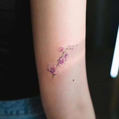 Orchid Tattoos, Orchid Flower Tattoos, Orchid Tattoo, Small Flower Tattoos, Flower Tattoo Arm, Inspiration Tattoos, Tatuaje A Color, Disney Tattoo, Blossom Tattoo