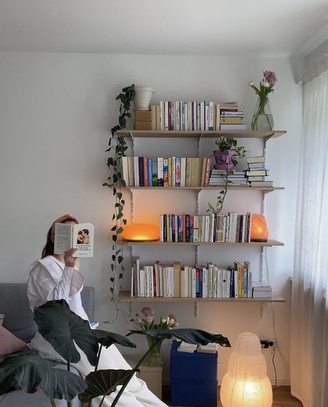 #books #bookshelf #bookstagram #bookworm #booklover #reading #reader #instagram #inspiration Bedroom With Bookshelf, Bookshelves Aesthetic, London Room, Bookshelf Aesthetic, Books Bookshelf, Future Apartment, Apartment Decor Inspiration, Aesthetic Vibes, Apartment Inspiration