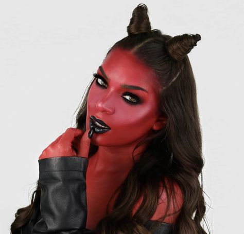 Devil Diy Costume Women, Devil Makeup Look, Devil Makeup Halloween, Makeup 2023, Devil Makeup, Halloween Make-up Looks, Angel Makeup, Halloween 23, Diy Costumes Women