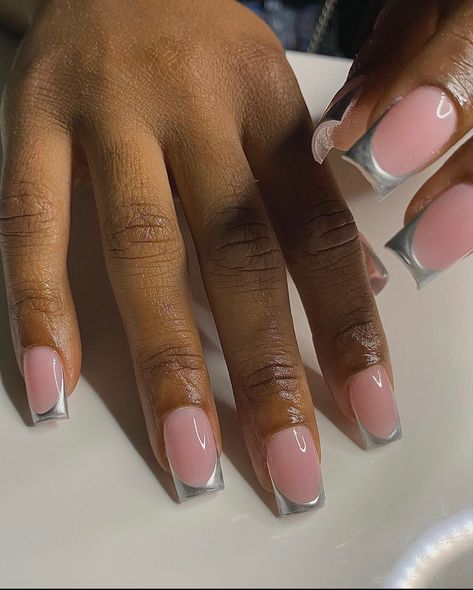 Silver And Pink French Tip Nails, White Nails Silver Tips, Short Square Acrylic Nails Chrome, Sliver Nails Ideas Short, Silver Chrome Nails Short, Metallic Square Nails, Chrome French Tip Nails Short, Silver Nails French Tip, Silver Chrome Nails French Tip