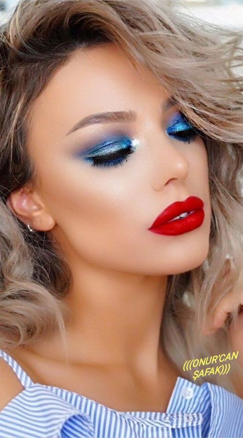 Girly Wishlist, Idea Valentines Day, Lovely Makeup, Bold Eye Makeup, Day Makeup Looks, Romantic Curls, Valentines Day Makeup, Day Makeup, Blue Makeup