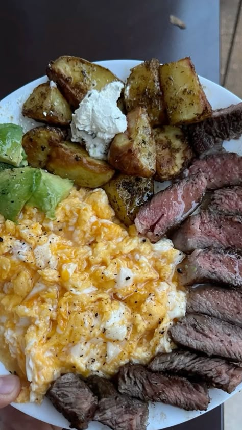 Carnivore diet high protein dinner Foods With High Calories, Protein Goals Aesthetic, Eating Protein Aesthetic, Healthy Meal High Protein, Protein Steak Meals, Protein Vision Board, Good Healthy Dinner Ideas, Everyday Healthy Meals, Protein Intake Aesthetic