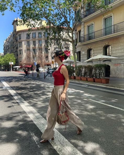 On My Mind, Classy Women, Manners, Curator Style, Travel Outfit, A Flower, My Mind, Paris Fashion, Barcelona