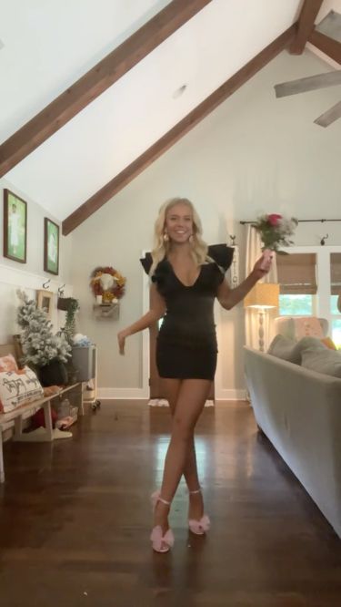 hoco Where To Get Cute Hoco Dresses, Beta Club Induction Ceremony Outfits, Basic Hoco Dress, Where To Buy Homecoming Dresses, Good Homecoming Dresses, Winter Hoco Dresses, Shoes For Hoco, Cute Winter Formal Dresses, Home Coming Dresses 2024