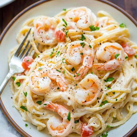 Seafood Angel Hair Pasta, Creamy Angel Hair Pasta, Angel Hair Pasta With Shrimp, Shrimp Angel Hair Pasta, Main Dinner Dishes, Angel Hair Pasta Recipes, Alfredo Recipes, Grit Cakes, Pasta With Shrimp