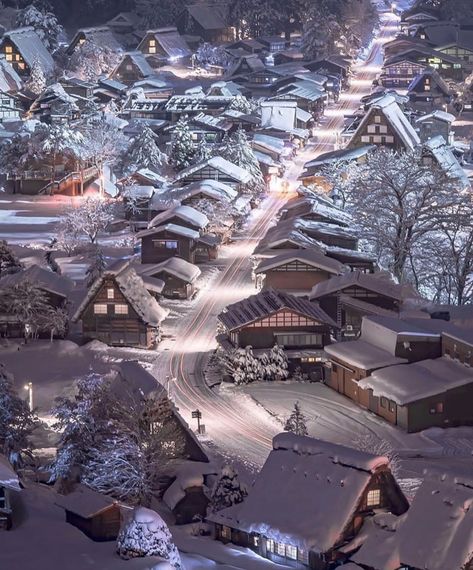 Snow Town, Era Victoria, Shirakawa Go, Beautiful Snow, Winter Szenen, Winter Scenery, Winter Beauty, Japan Photo, Winter Pictures