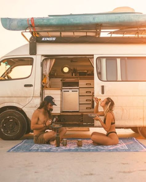 Van Life Family, Van Life Beach, Van Life Aesthetic, Travel Vans, Kombi Motorhome, Kombi Home, Combi Volkswagen, Van Life Diy, Sup Yoga