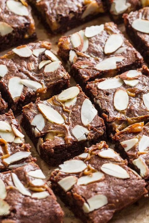 Almond Brownies with Dulce de Leche ~Sweet & Savory by Shinee Almond Joy Brownies, Almond Brownies, Vegan Fudge Recipes, Paleo Kitchen, Vegan Fudge, Homemade Croissants, Cooking Chocolate, Coffeehouse, Fudge Recipes