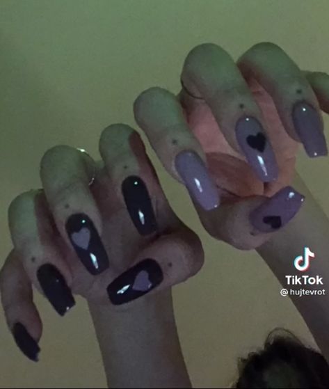 Long Nails Inspiration Purple, Goth Acrylic Nails, Black And Purple Nails, Paznokcie Hello Kitty, Nails Grunge, Nails Goth, Edgy Nails, Goth Nails, Grunge Nails