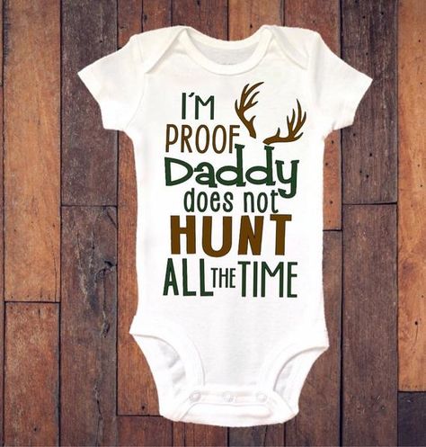 Baby Boy Hunting, Hunting Onesie, Onesie Ideas, Country Baby Boy, Boy Onesies, Funny Onesie, Baby Clothes Country, Hunting Baby, Baby Onsie