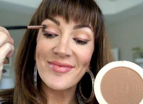 Use Your Bronzer As The Perfect Brown/Neutral Eyeshadow - JennySue Makeup Bronzer Eyeshadow Look, Bronzer For Eyeshadow, Bronzer As Eyeshadow, Makeup Products Bronzer, Cool Tone Bronzer, Two Faced Bronzer, Bronzer Eyeshadow, Too Faced Chocolate Soleil Bronzer, Benefit Hoola Bronzer