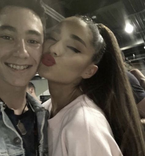 Ariana Icons, Ariana Grande Sweetener, Tiny Elephant, Ariana Grande Cute, Kylie Jenner Style, Ariana Grande Photos, Forever Girl, Ariana G, The Good Witch