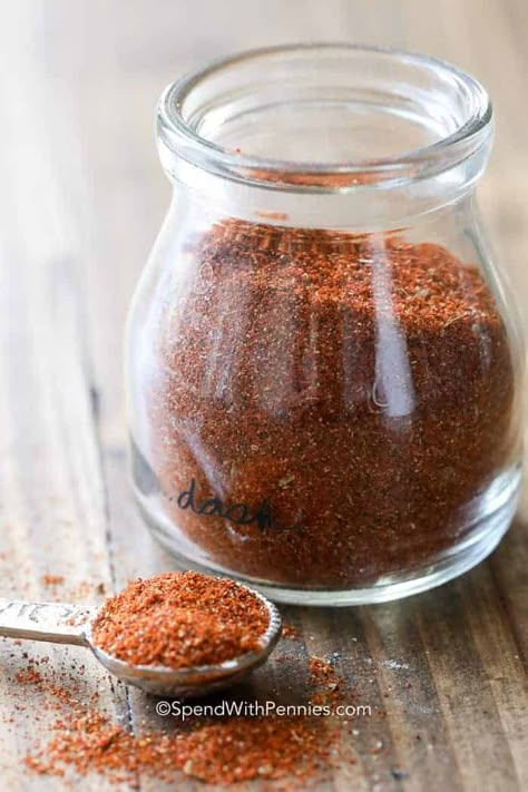 Homemade Chili Powder Home Made Spices, Chili Powder Recipe, Homemade Chili Powder, Homemade Spice Mixes, Homemade Spice Mix, Homemade Seasoning, Diy Mixes, Spice Mix Recipes, Dry Rubs